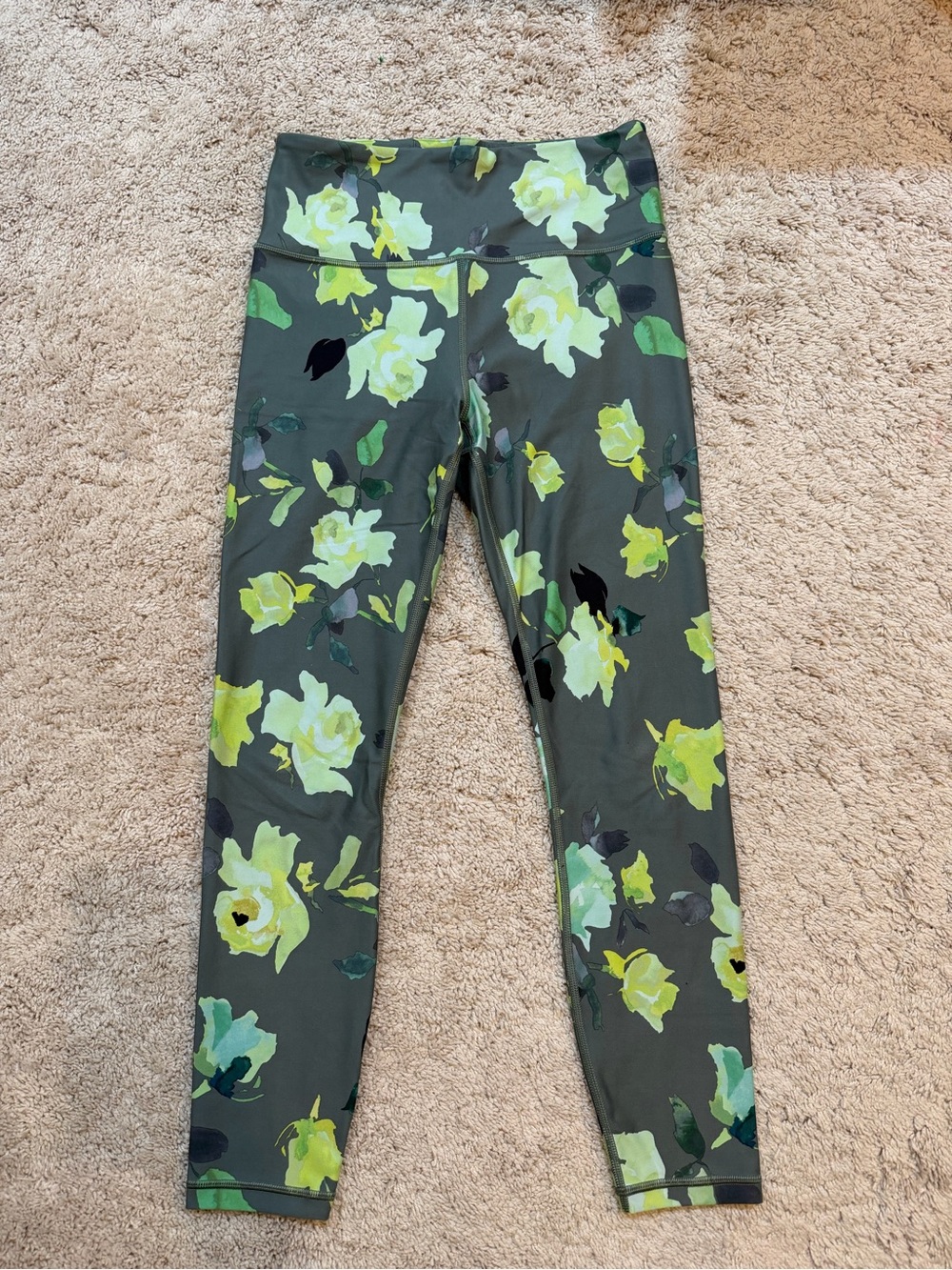 Athleta Elation 7/8 legging Size small